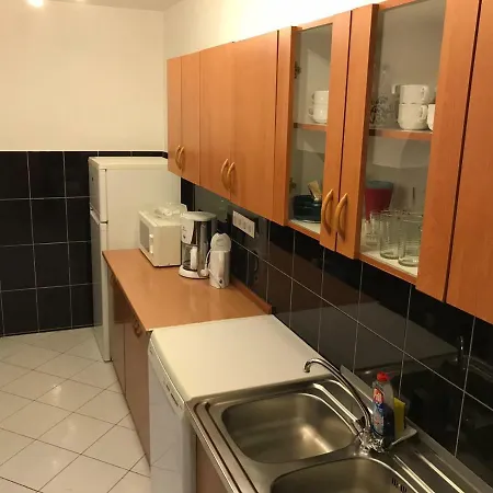 Ceki Apartment *