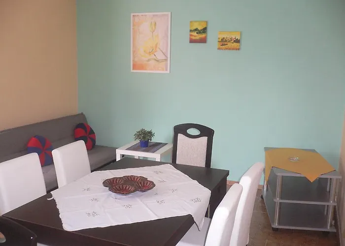 Ceki Apartment *