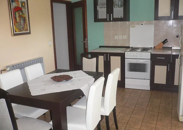 Ceki Apartment *